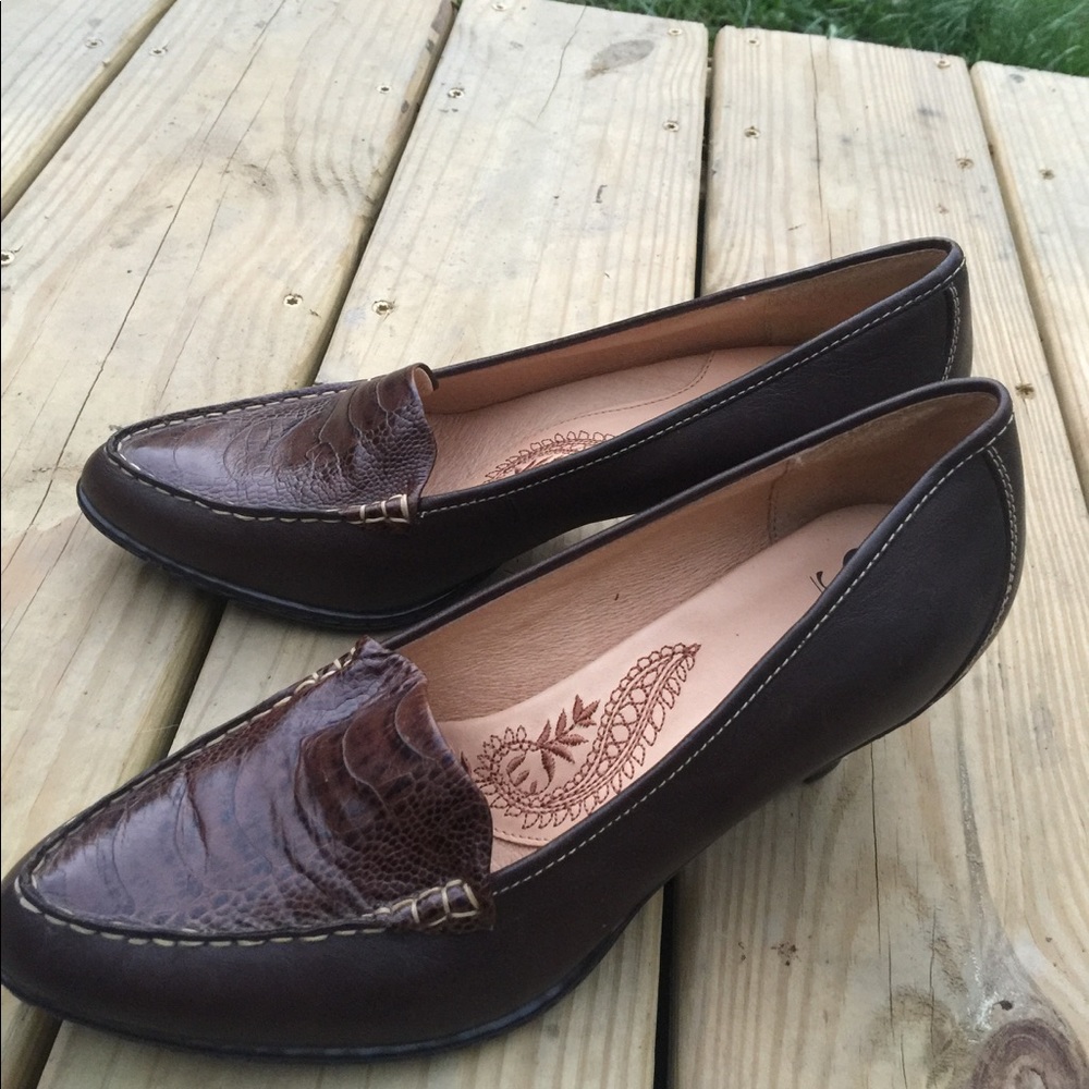 Women's Sofft Brown Leather Loafer Heels Size 8M